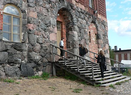 20060901_Suomenlinna_Devils_Church_front.jpg