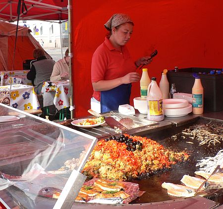 20060903_Helsinki_Kauppatori_paella.jpg