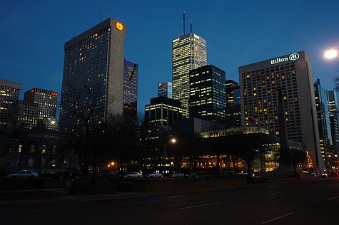 20061210_University_Ave_Queen_Street_dusk.jpg