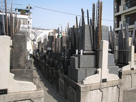 DI_20080303_Shirakawa_cemetery_left.jpg