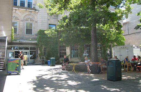 DI_20080713_WisconsinUnion_facing_lake.jpg