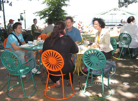 DI_20080713_WisconsinUnion_lakefront_lunch.jpg