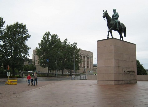 DI_20080824_Mannerheim_statue.jpg