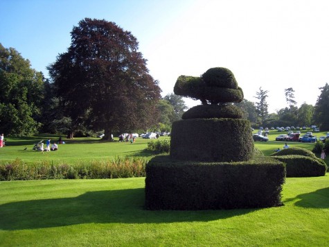 di_20080830-120340-hevercastle-topiary