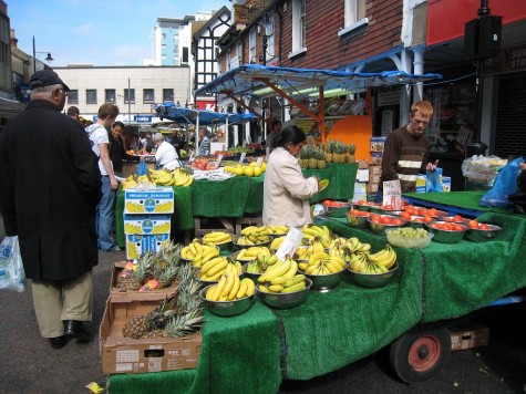 DI_20080913 073738 Croydon SurreyStreet market bananas