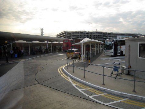 DI_20080915 120808 Heathrow coach approach