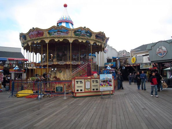 di_20081207-174858-pier39-carousel