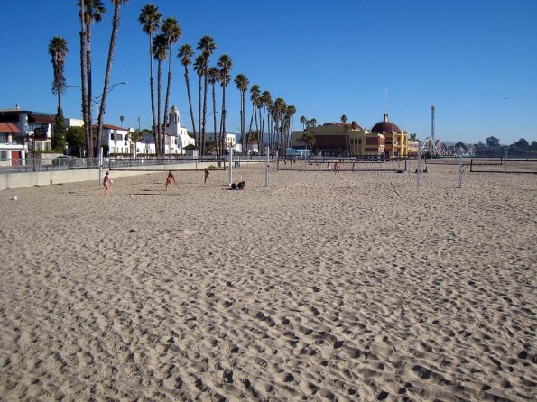 di_20081210-131954-santacruzboardwalk-beach-courts