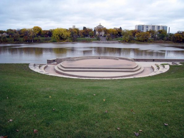 di_20081007-122940-winnipeg-theforks-redriver-shore