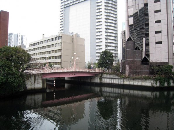 di_20090222-212912-shinshiba-canal-pink-bridge