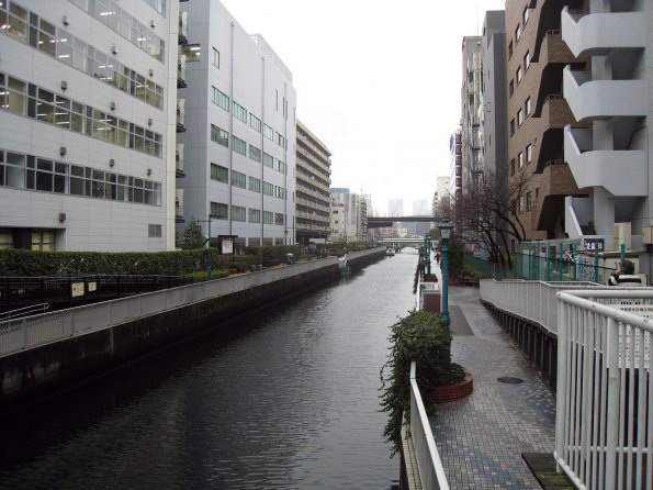 di_20090222-213608-shinshiba-canal-walking-north