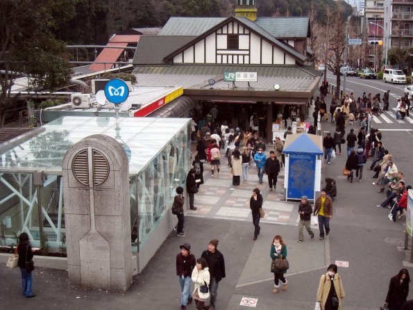 DI_20090228-223600-Harajuku-station