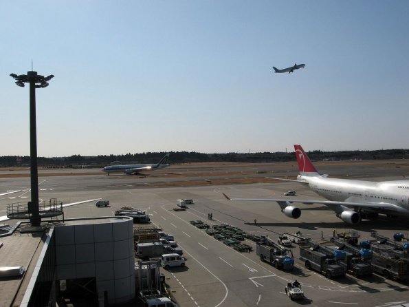 DI_20090301-232722-Narita-flight-takeoff-08