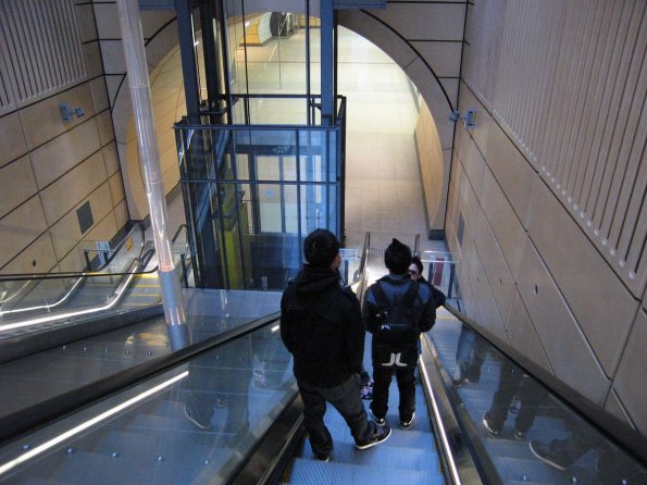 di_20090702-174542-macquariepark-escalator-lower