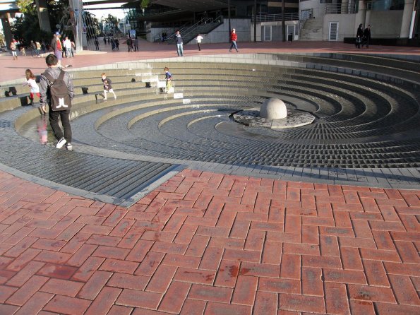 di_20090703-003552-woodward1991-spiralfountain