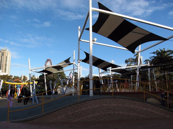 di_20090703-005932-cocklebay-playground-bridges