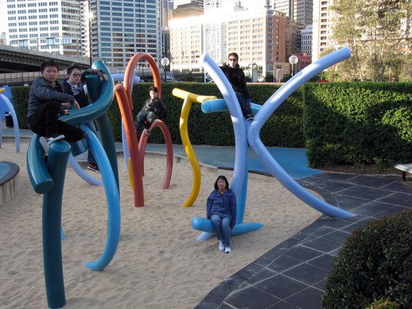 di_20090703-010654-cocklebay-playground-tubes-family