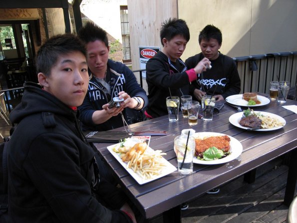 di_20090703-213828-orienthotel-lunch