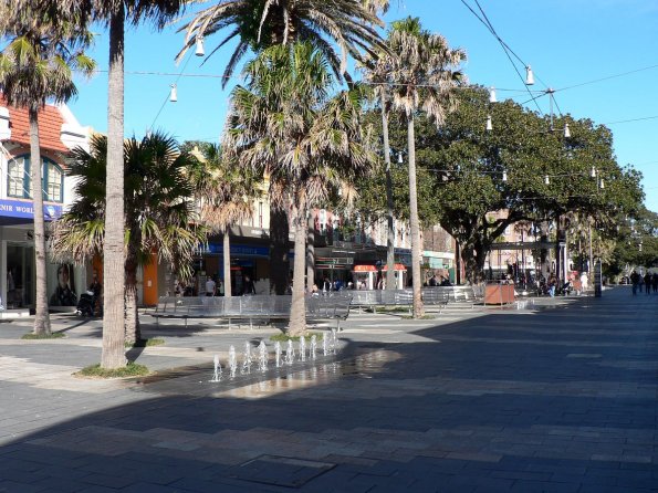 di_20090704-194548-manly-corso-fountains