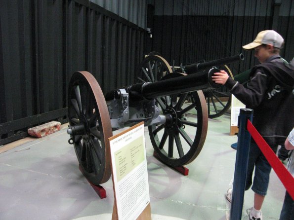 di_20090704-232654-artillerymuseum-colonial-gun