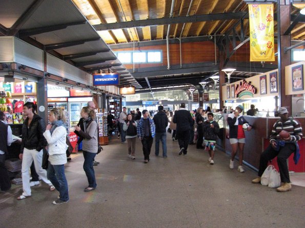 di_20090705-004154-manly-ferry-terminal-interior