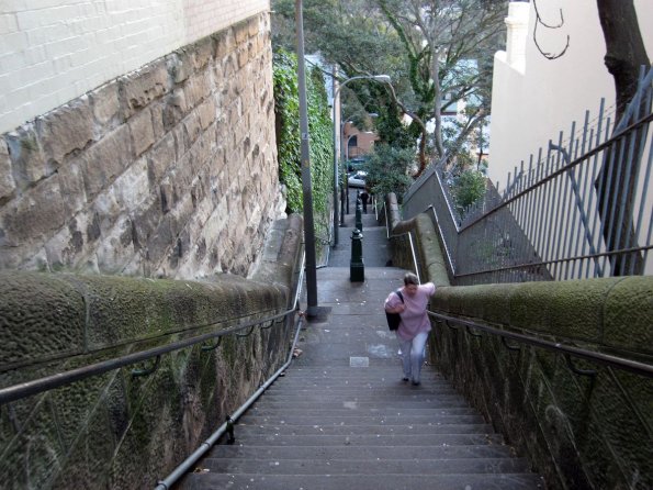 di_20090705-015718-butlerstairs-down