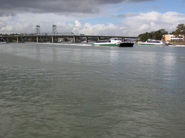 di_20090706-193404-meadowbank-ferry-approach