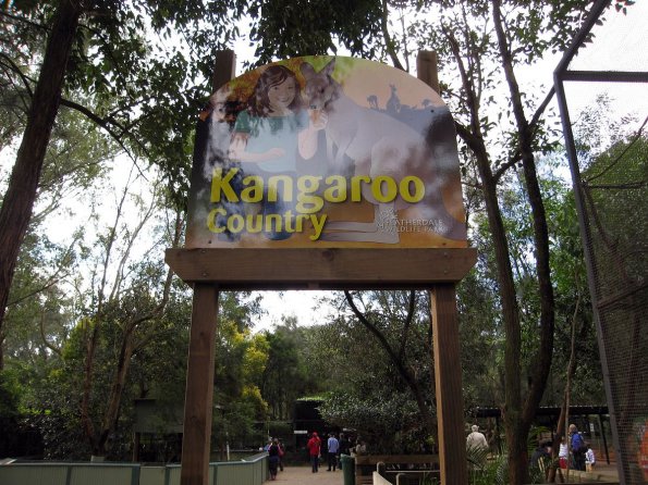 di_20090707-003354-featherdale-roo-sign