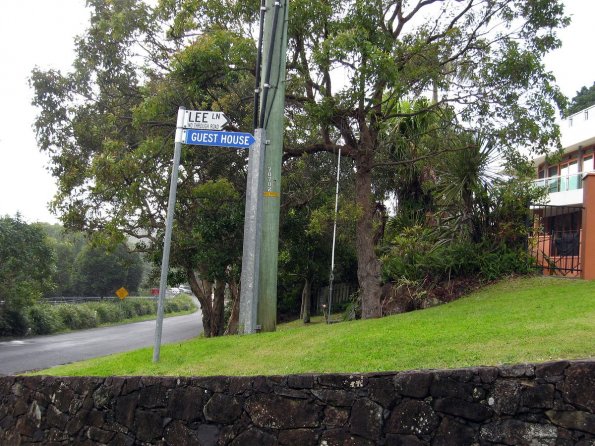 di_20090710-203950-capebyrone-leelane-sign