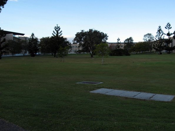 di_20090713-163128-uq-field-universitydr