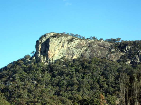 di_20090718-004036-newenglandhwy-rick-outcropping