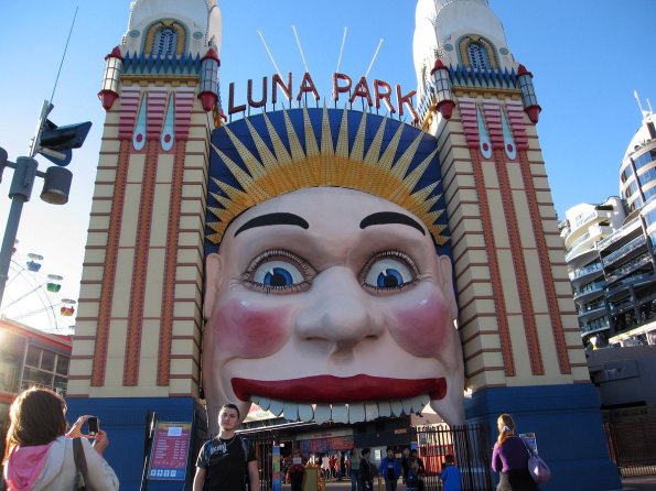 di_20090720-010224-lunapark-entry