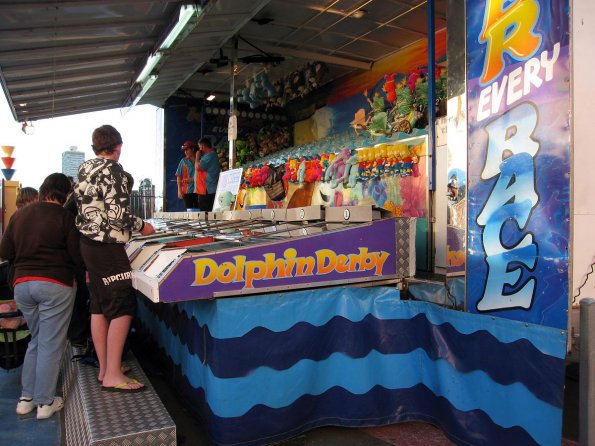 di_20090720-011328-lunapark-dolphin-derby