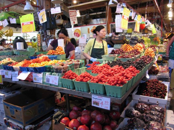 di_20090722-160502-granvilleisland-market-berries