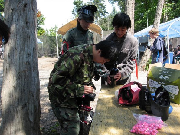 di_20090723-164952-tsawassen-paintball-loading