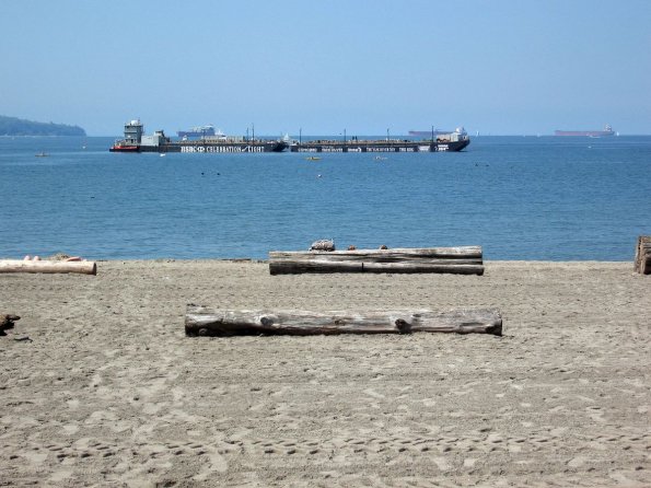 di_20090726-143754-englishbay-fireworks-barge