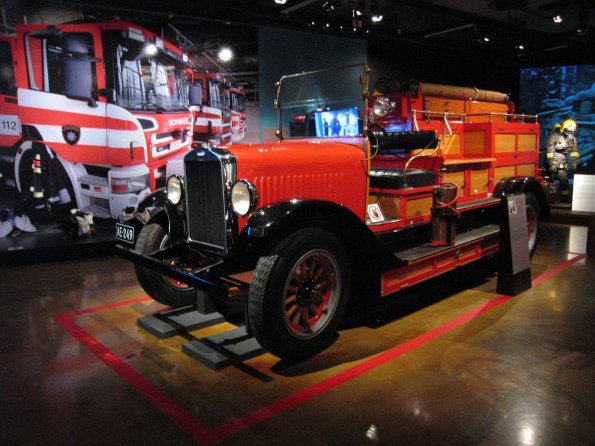 di_20090829-081344-espoocitymuseum-fire-truck-opentop