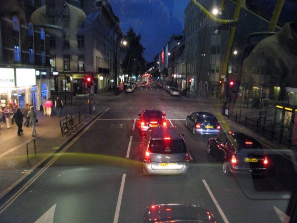 di_20090830-142128-londonbus-wellingtonroad