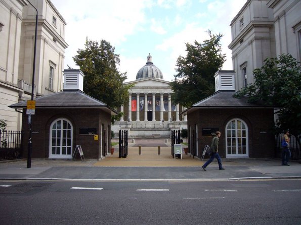 di_20090903-050138-ucl-gatehouse