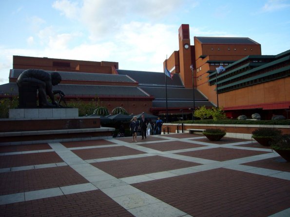 di_20090903-120224-britishlibrary-plaza