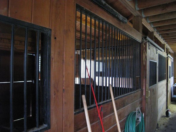 di_20091114-141142-flanders-tinc-stables-interior