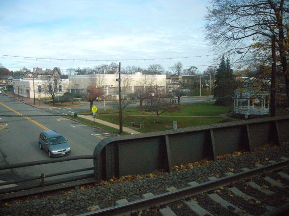 di_20091115-114134-nj-train-e-of-chatham