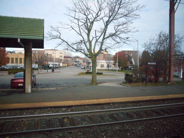 di_20091115-120732-nj-train-orange