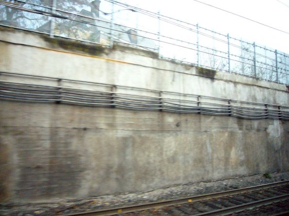di_20091115-121638-nj-train-newark-tunnel
