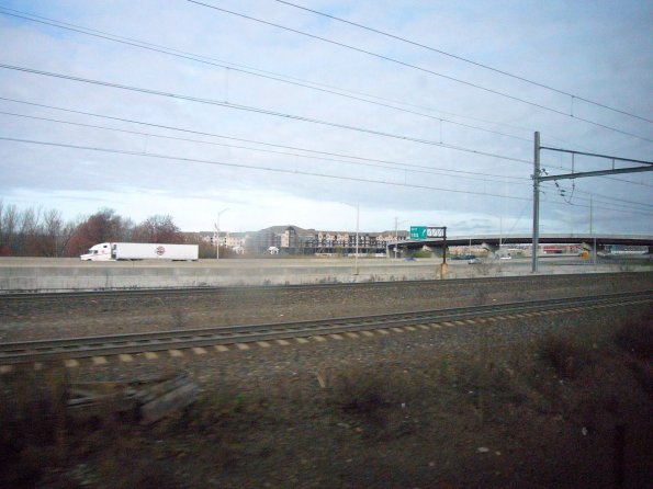 di_20091115-123138-nj-train-parallel-turnpike