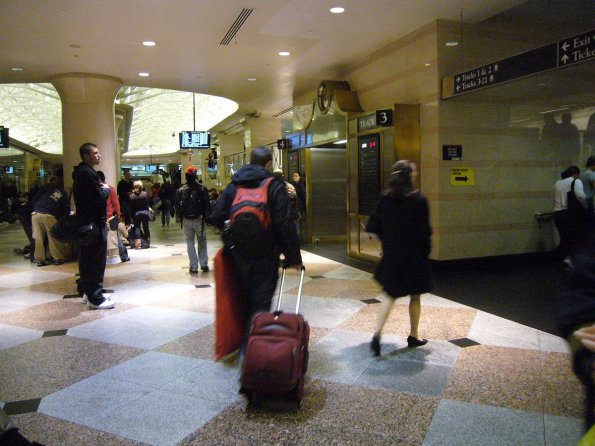 di_20091115-124502-nypennstation-hall