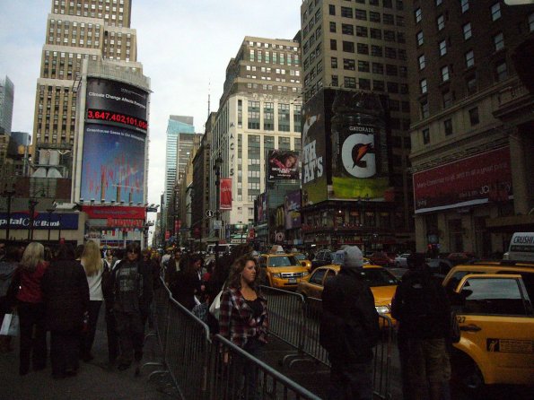 di_20091115-124956-7th-ave-s-of-32nd