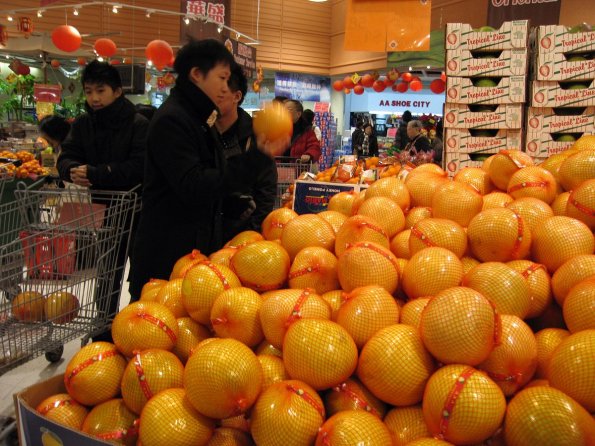 di_20091224-151024-orientalfoodmart-pomelos