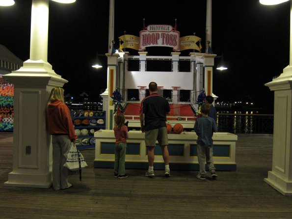 di_20100118-201257-disneyboardwalk-hoop-toss