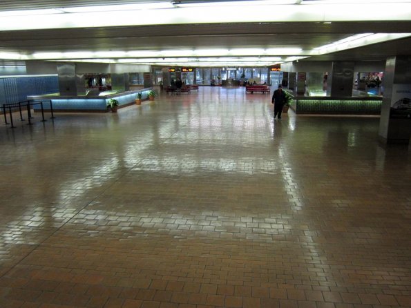 di_20100214-133353-philadelphia-readingterminal-underground